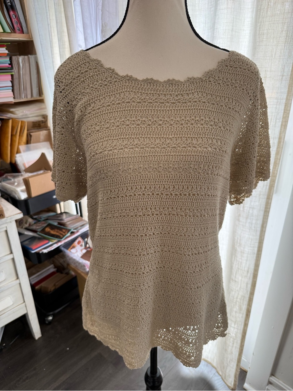 Crochet Scoop-Neck Short Sleeve Top in Taupe
